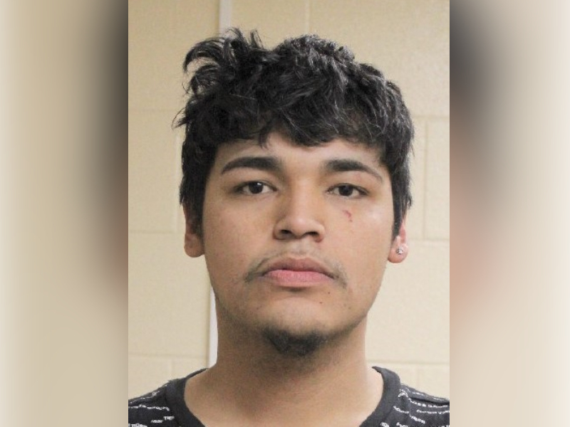 Manitoba RCMP searching for suspect in Fisher Branch homicide